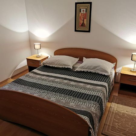 Apartmani Prova Tisno Exteriör bild